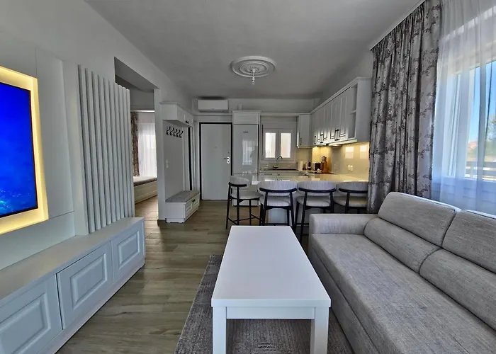 Royal Apartments - Nikiti